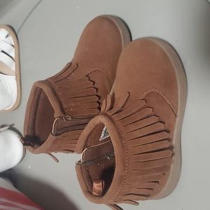 Super cute moccasin boots. Carter's. Size 7c